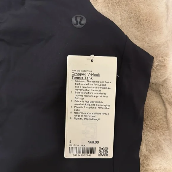 Cropped V-Neck Tennis Tank Black - Picture 9 of 10